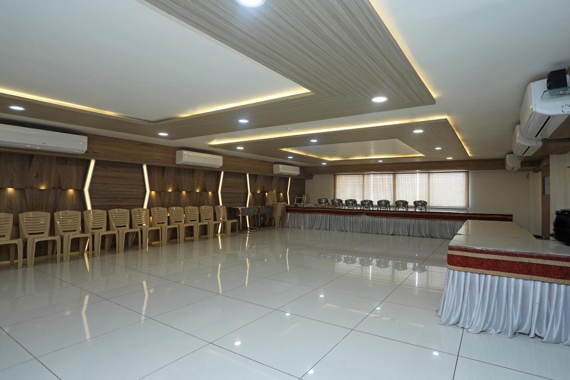 Super Hotel O Taste Of Temple Bhopal Buitenkant foto