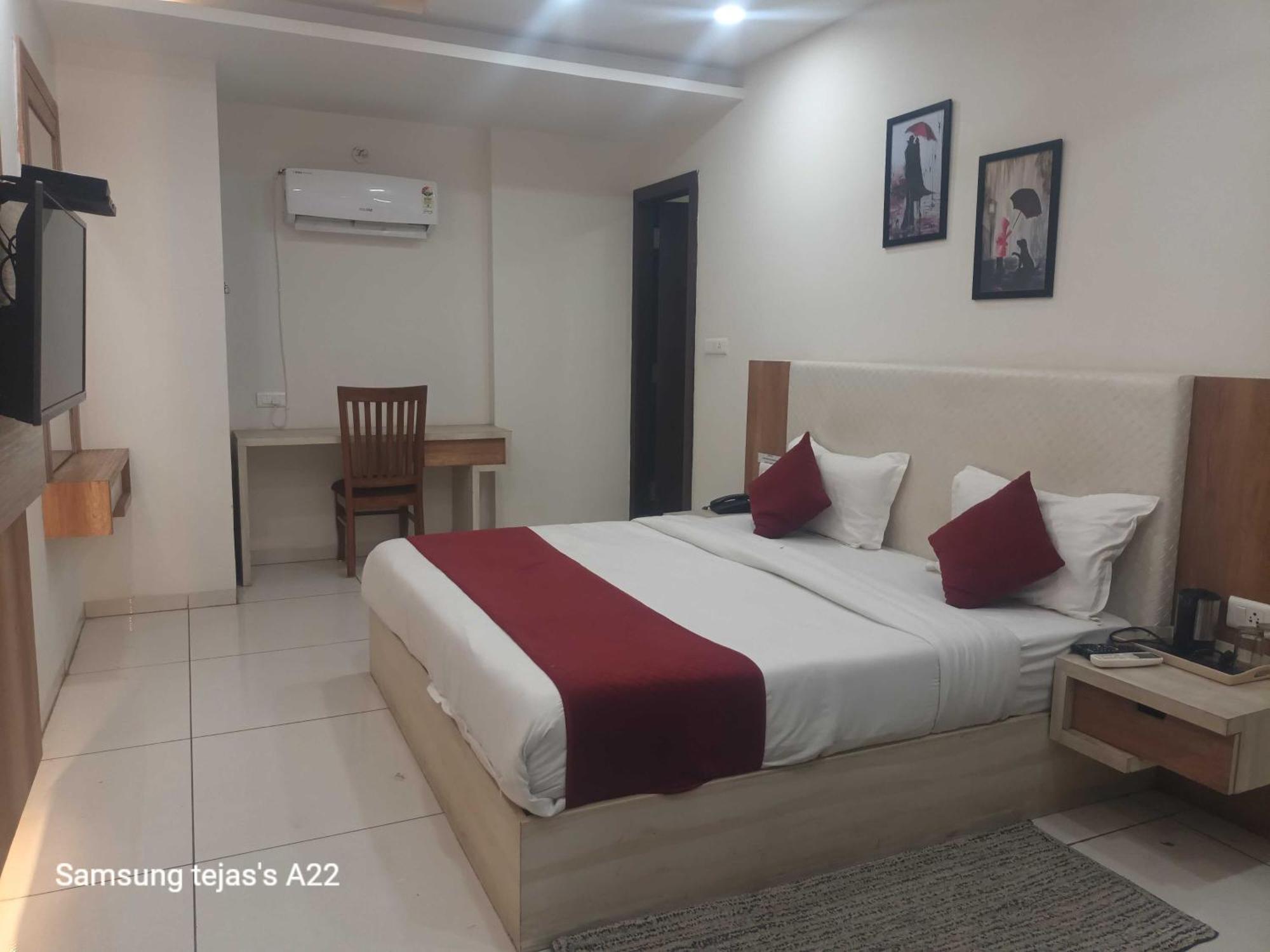 Super Hotel O Taste Of Temple Bhopal Buitenkant foto